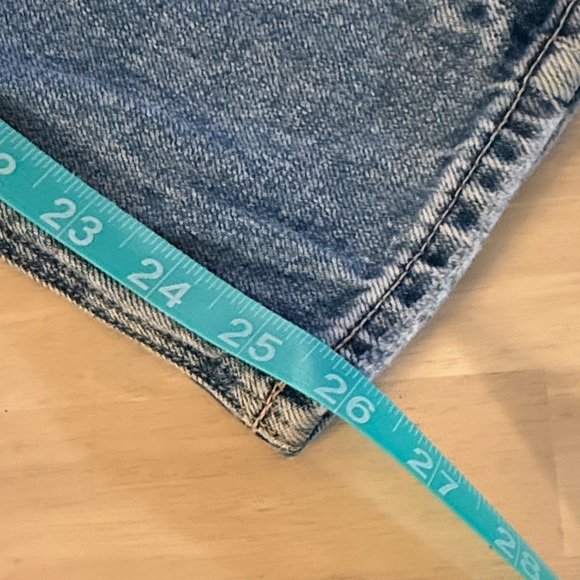 American Eagle Outfitters Women’s Mom Jean, size 0 Short - Picture 8 of 12